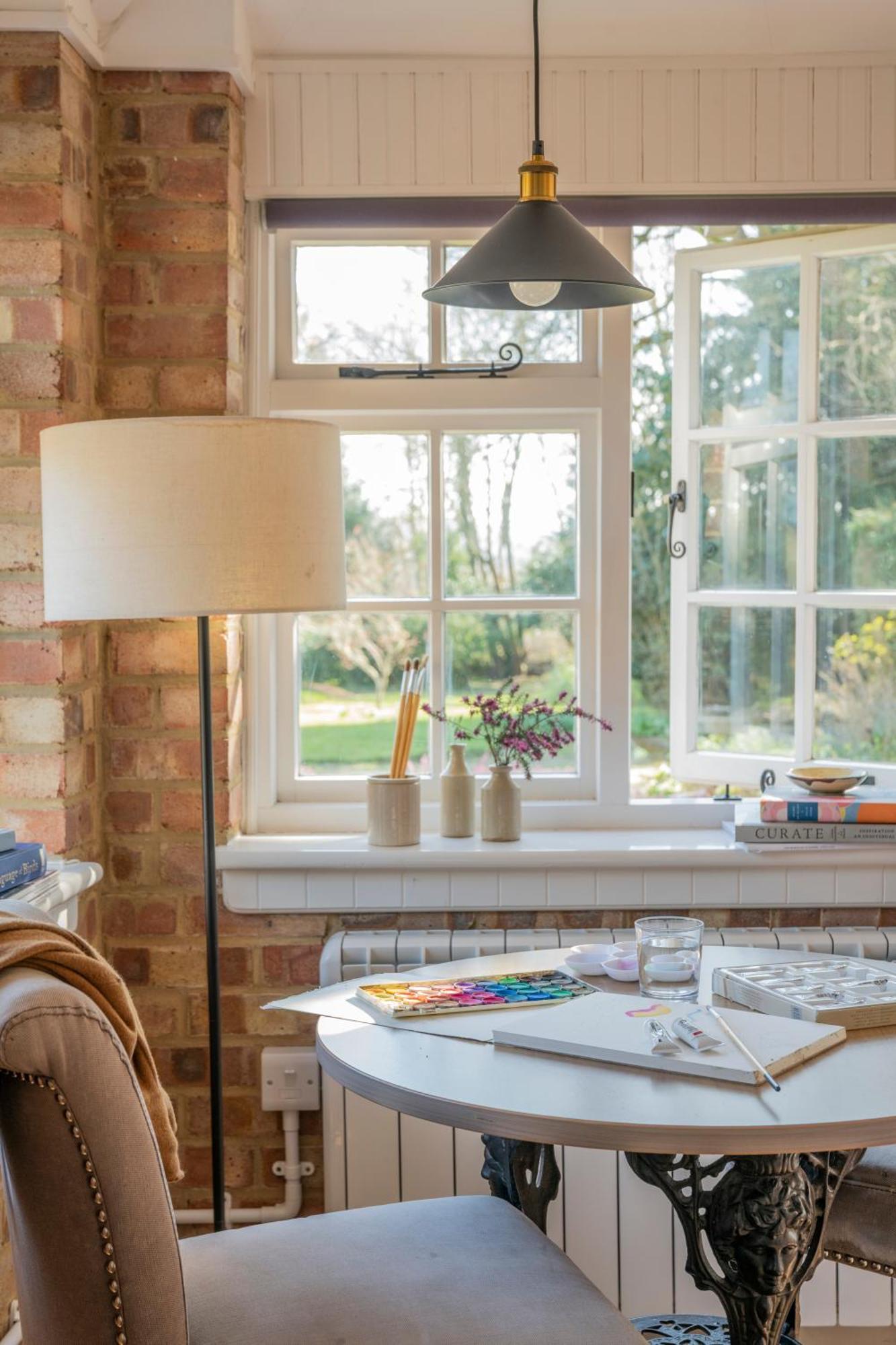 Old Mill Lodge By Huluki Sussex Stays Hurstpierpoint Экстерьер фото