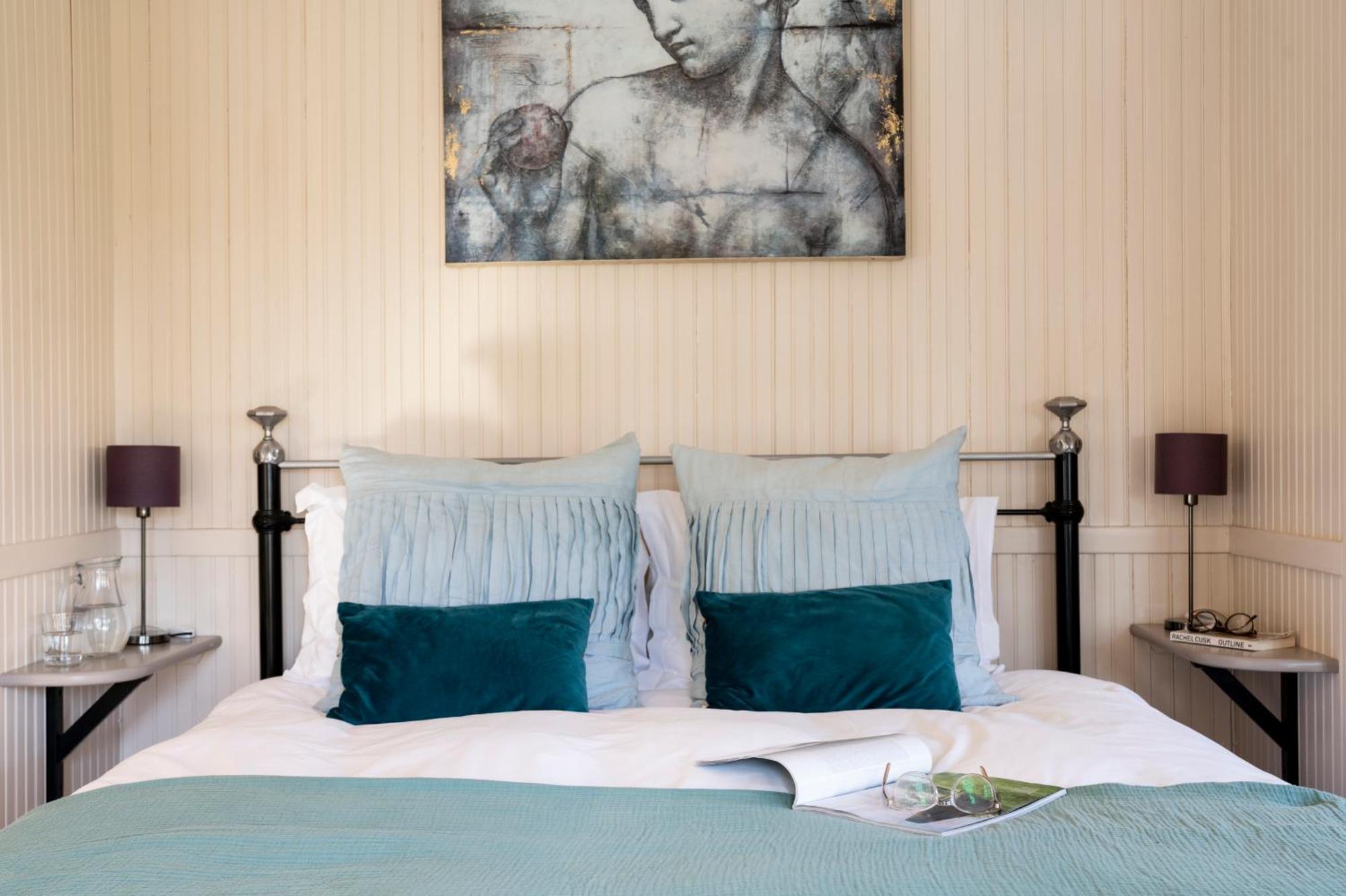 Old Mill Lodge By Huluki Sussex Stays Hurstpierpoint Экстерьер фото